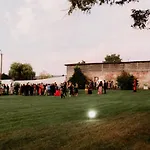 żar - Dworek W żarnowcu 公寓